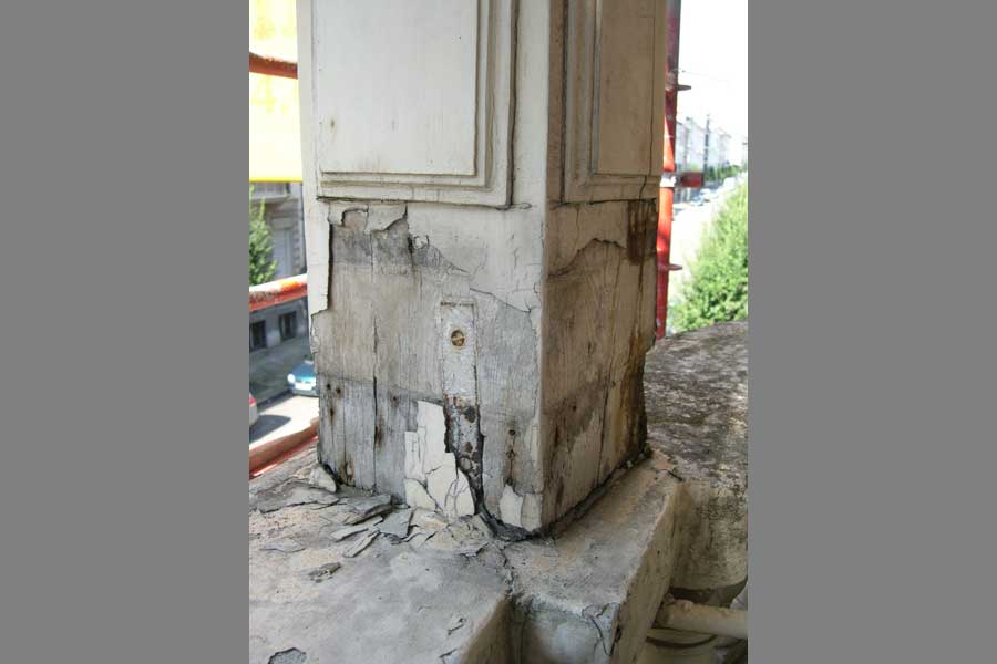 1 Balkonpalen voor restauratie